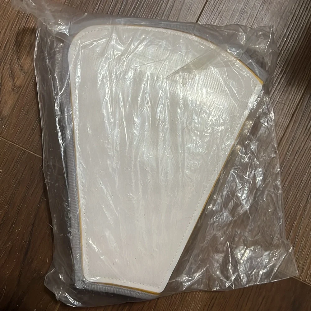 NWT Unopened Banooo soft Pet recovery cone Dog recovery cone Size Large Yellow